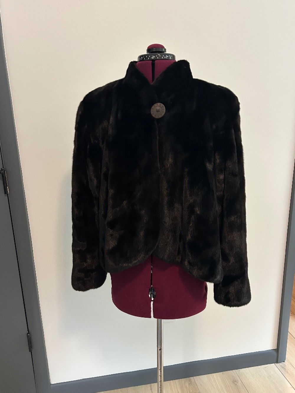 Saks Fifth Avenue Bisang Couture Women's Mink Fur Bolero Jacket Size 12